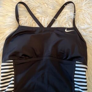 Nike Black and White Striped One Piece Crossback Swimsuit Size Large